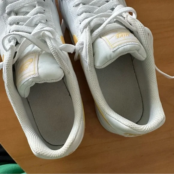 NIKE Court Legacy Low - White Canvas with Yellow/Gold details - Women’s 8.5 - Picture 7 of 9